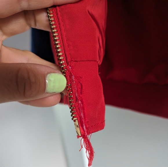 EUC Disney Captain Marvel Bomber Jacket Size   5/6 Kids - Picture 9 of 9